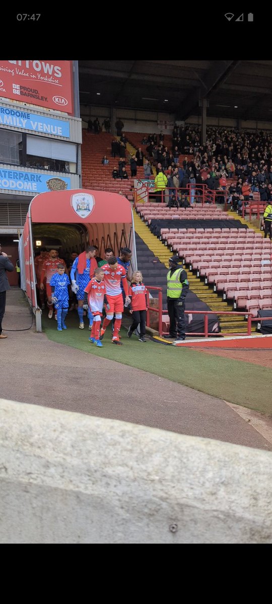 Not a great result for @leytonorientfc but a great day out yesterday. Massive thanks to the staff/stewards at @BarnsleyFC who picked my son out of the crowd and let him announce the teams & lead Orient out. Absolutely didn't have to do that an away fan and made his day. Top club.