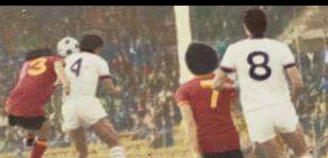 tarantoshirt's tweet photo. Maglia del Taranto da trasferta indossata nella stagione 1977/1978 presumibilmente da Franco Panizza.
Splendida maglia prodotta dal "Maglificio Lama" completamente bianca con bordo maniche e colletto rosso azzurro in classico stile anni 70. https://t.co/WZXoWC4JK2 https://t.co/CMjhb9pQqB