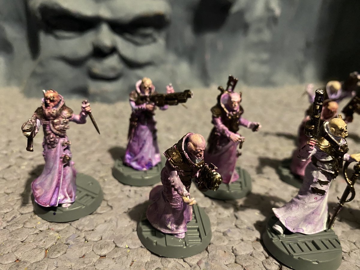 Daleksares32192's tweet photo. My House Delaque gang, painted in various experimental colour schemes that I intend to eventually use for a Genestealer cult
#necromunda #housedelaque #delaque #necromundadelaque #40knecromunda #necromunda40k #necromundaunderhive #innsmouth #deepones #lovecraft #lovecraftian https://t.co/c7gqrJX6Ue