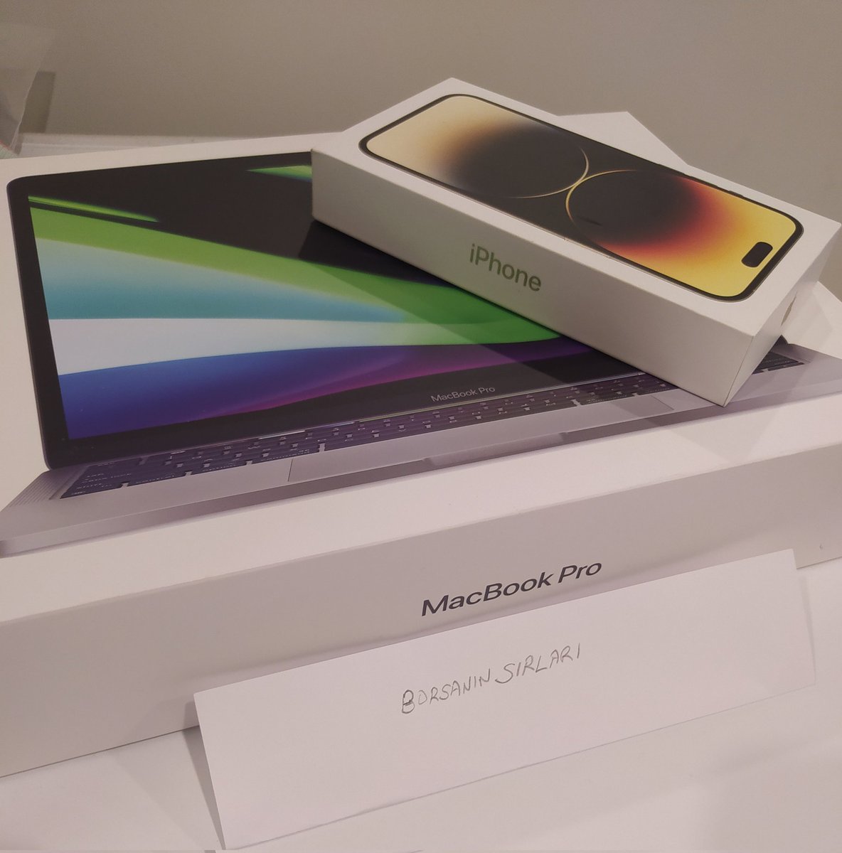 Takas0900's tweet photo. Bugün Yeniden Hediyesi tam 4 kişi daha seçip ₺50.000 gönderiyorum.

İbanı alacagım

2 kisiye Mac Book Pro

2 Kişiye iPhone 15 promax 

Tek şart Yoruma @teknikyolcusu26  yazın  dostlar

Gece gönderimler bitmiş olur 

#megmt #kboru #Cates #astor #tcell
#reedr #kboru #kzgyo https://t.co/g9QxMV2T8g
