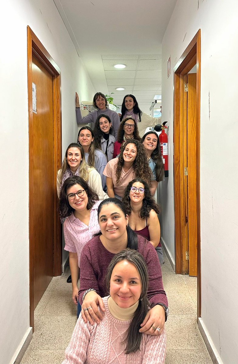 Desde el Neuroprotection Lab queremos celebrar el #diadelamujerylaniñaenlaciencia con una foto de agradecimiento a todas las mujeres que hacen posible que la investigación salga adelante en nuestro laboratorio. ¡Feliz #11febrero2024!