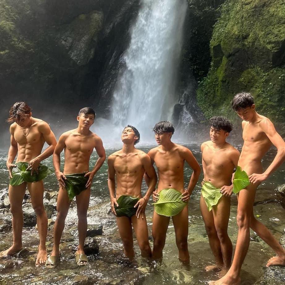 kekarboy's tweet photo. Pilih mana?💪🏽💦 https://t.co/GcTJp9zL2y