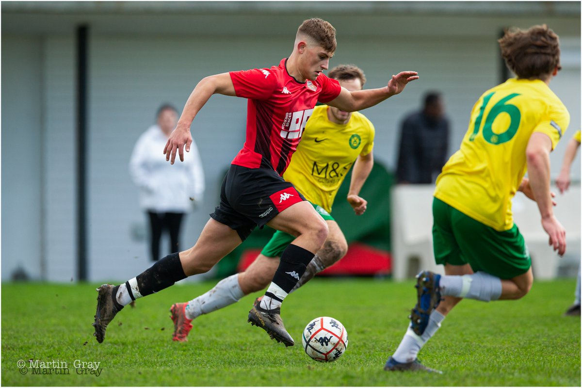 MartinGrayphoto's tweet photo. 'Not much in that One'... โฝ๏ธ
Pics from yesterdays @RangersGuernsey v @valerecofficial are going up throughout the day to...
https://t.co/87cgQvzFgJ ๐ธ๐ธ๐ธ
#priaulxleaguefootball #guernseyfootball #Valerec #guernseyrangers #footballphotos https://t.co/Bwm24CVTpK