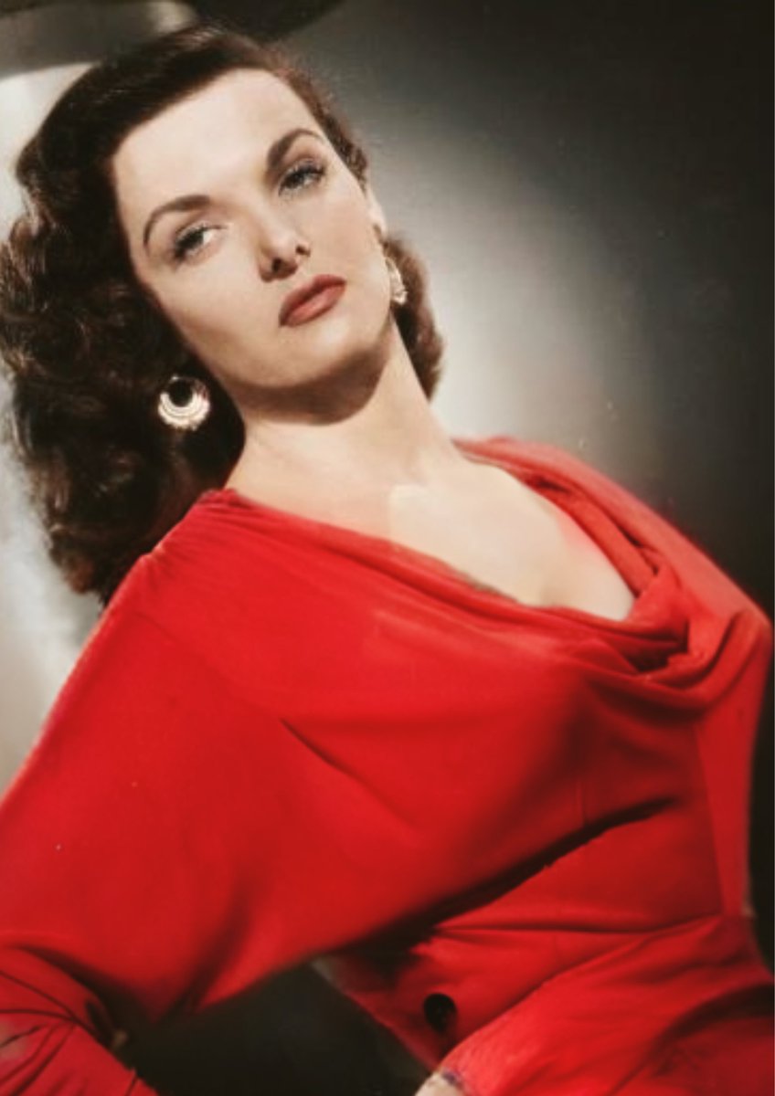 Stunning throwback to the iconic Jane Russell in a sizzling red dress 💃📸 #VintageGlamour #JaneRussell #RedDress bit.ly/2MfXpkn