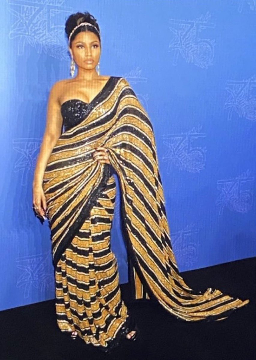 YSLONIKA's tweet image. 