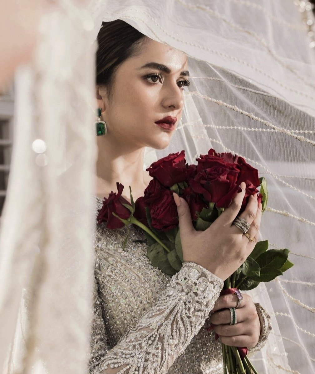 Yumna's best photoshoot would undoubtedly be ErumKhan's wedding couture 2023 💕
#YumnaZaidi