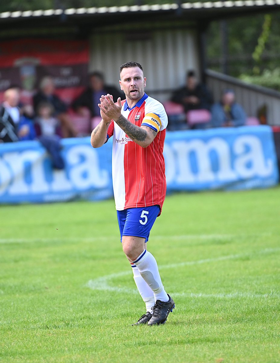 HAPPY 40TH BIRTHDAY to #Knappers Club Captain, Jim Ward. 🍻