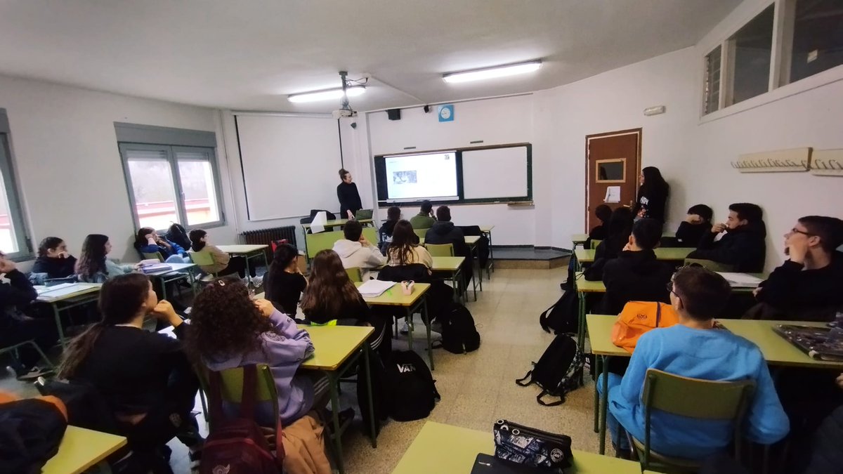 SEMANA DE LA CIENCIA El viernes hemos terminado con talleres de ciencia y medio ambiente a cargo AMAYA CASTRO RUIZ de ADL BioPharma <a href="/wackerchemie/">Wacker Chemie</a>  Gracias por esta gran masterclass!!
