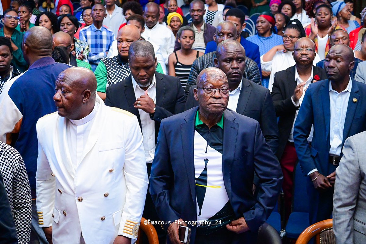 President Jacob Zuma warmly embraced at Bishop Zondo's Rivers of Living Waters Church in Evaton, Vaal Gauteng. The church pledged prayers on continuous prayers, support, and votes for MK in the upcoming elections.

🗳️ #UnityInFaith #StrengthInCommunity

#Umkhontowesizwe