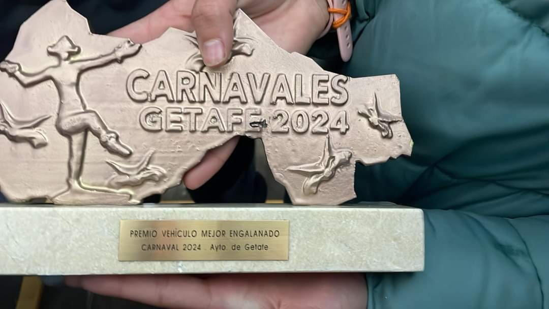 ¡Gran noticia! 🏆 hemos vuelto a ganar un premio, en esta ocasión al vehículo mejor engalanado.

 Este logro es fruto del esfuerzo y el buen hacer de la comisión de Carnaval  ¡Enhorabuena por este símbolo de colaboración y trabajo en equipo! 👏

¡EL AÑO QUE VIENE MÁS! 👀
