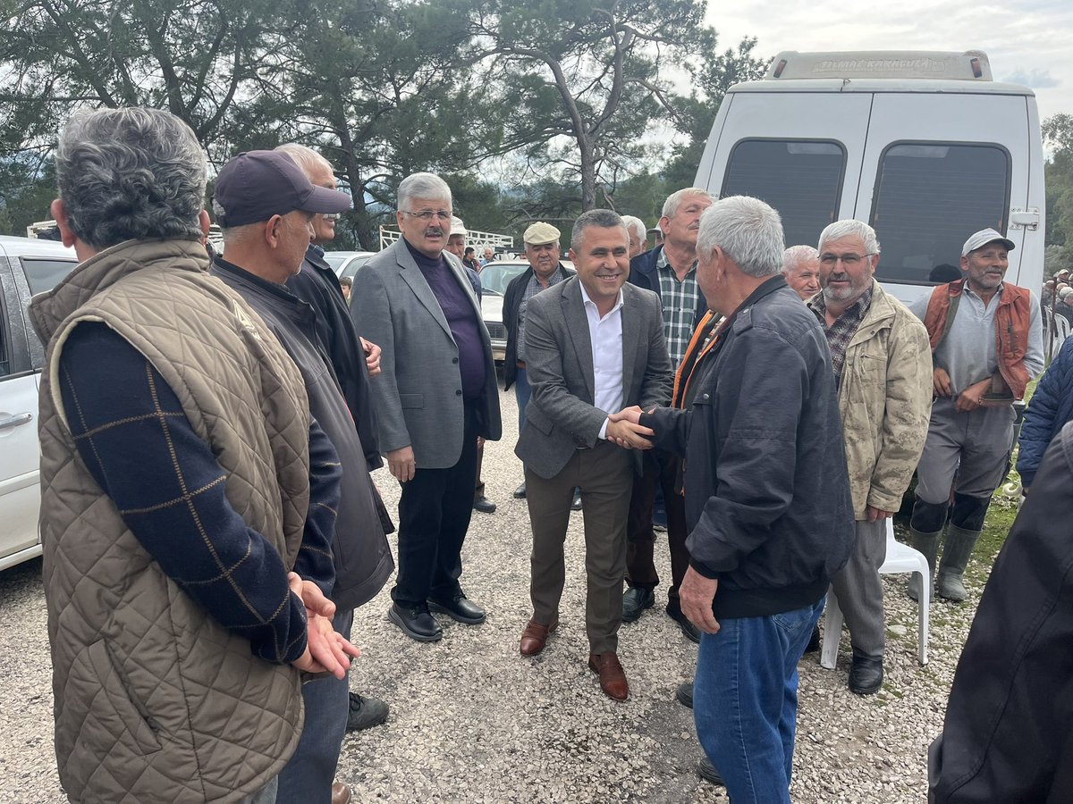 HOrhantekin07's tweet photo. Çayiçi Mahalle Başkanımız Muharrem Uslu’nun eniştesinin mevlidine, Ak Parti ilçe başkanımız Erol Uysal ile birlikte katıldık.

Rabbim niyetlerini kabul eylesin inşallah.

@alicetin_07 
@HTutuncu 
@baskaneroluysal https://t.co/ZdbnOY6oGk
