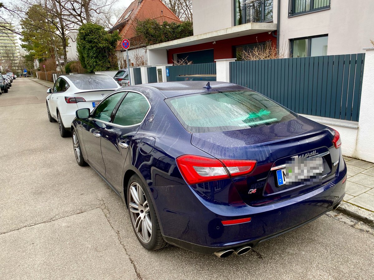 planwerk's tweet image. Denkt bitte dran: nicht zu lange die Autolüftung auf #Umluft lassen. Dann atmest du dir Beulen ins Dach. 🫣