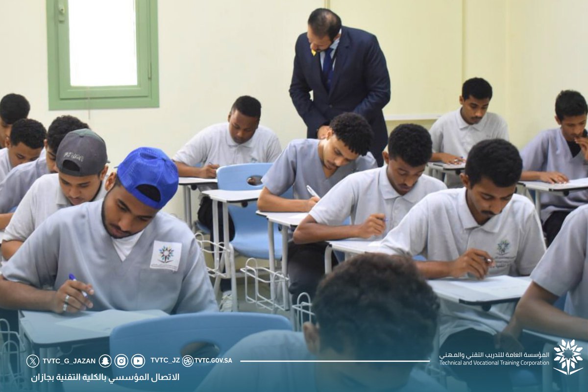 tvtc_g_jazan's tweet photo. 📸|تغطية

بدء الاختبارات النهائية النظرية للفصل التدريبي الثاني من العام 1445هـ ،متمنين لابنائنا المتدربين النجاح والتوفيق. 

#التدريب_التقني_بجازان
#التدريب_التقني https://t.co/3aLkolBmtj