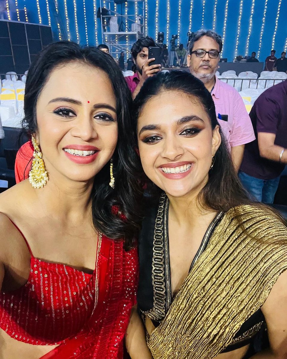 vadakkunanbar's tweet photo. Who is Your Favourite Team #Thulukkachi or
Team #Pappaathi ? 💥💥
RT for #Iyer #Maami's #Anjana & #KeerthySuresh 🔄
Fav for #Thulukachi #Nazriya & #AmalSufiya 🖤
#Brahmin #AnjanaVj #AnjanaRangan #VjAnjana #NazriyaNazim #NazriyaFahad #Keerthy
#KeerthySureshhot #KeerthiSuresh https://t.co/hzuGPEQdRL