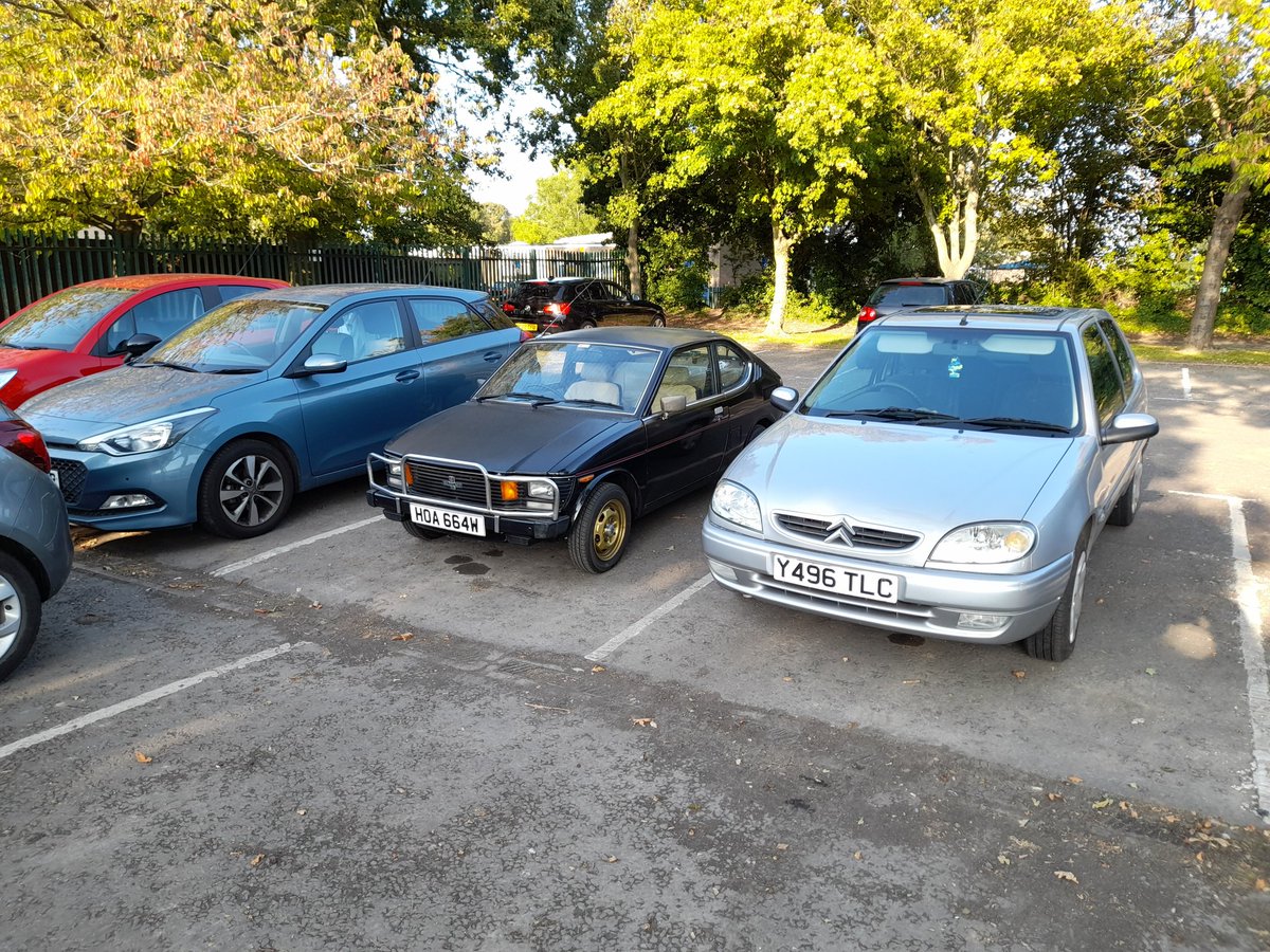 vulpyfox's tweet photo. @TrinityGFrancis @mewheeler73 @ClassicCars_Mag @SGMWupdates @SuzukiPress @shiresboy Next to a saxo lol https://t.co/IPtNUfE8du