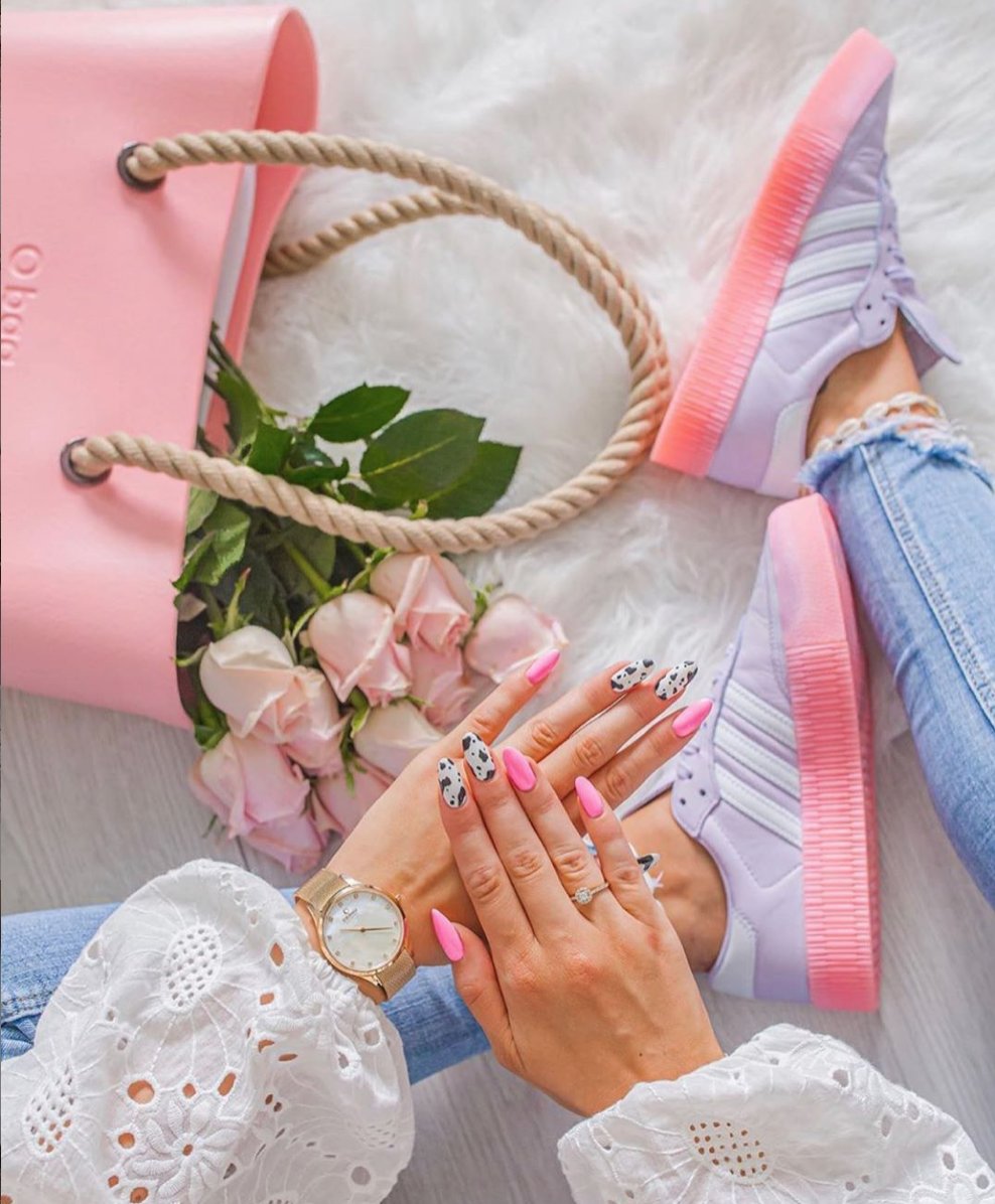 This Valentine's Day, treat your girlfriend to something truly special with Obaku's elegant and timeless watches. 

Choose a watch that resonates with her style and personality, and make this Valentine's Day an unforgettable celebration of your love.