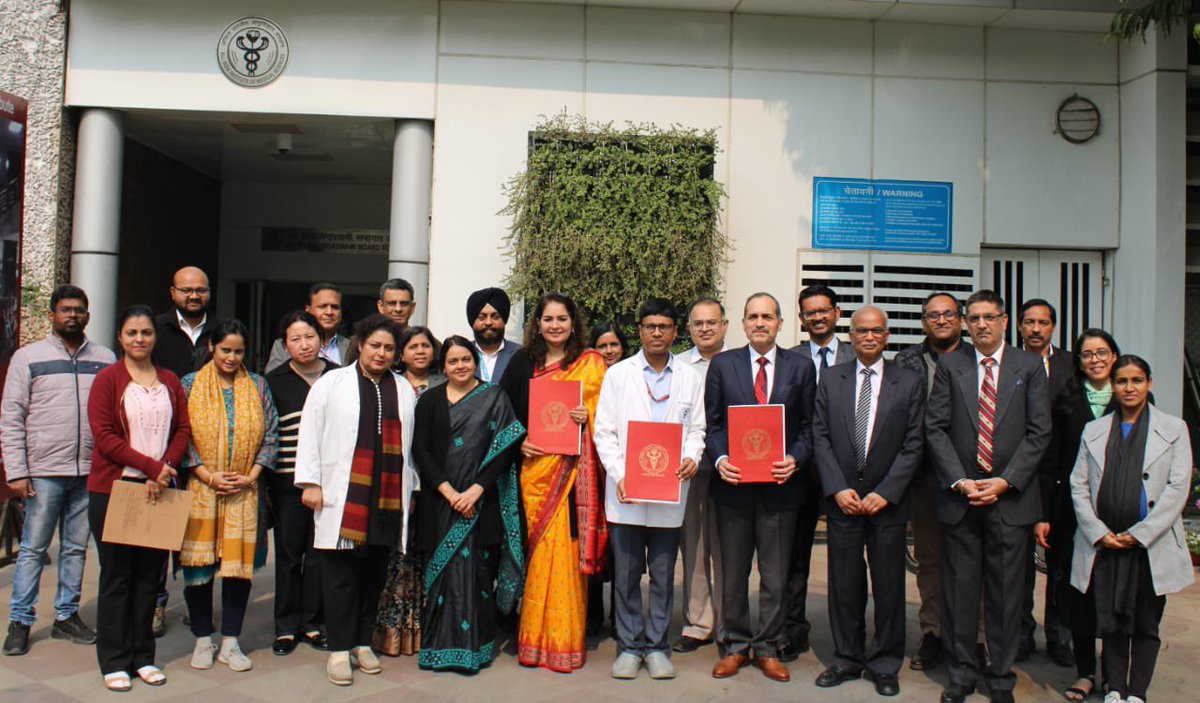 .@NHSRC_INDIA signed a MoA with @aiims_newdelhi and @ICMRDELHI to strengthen the Healthcare-Associated Infections (HAIs) reporting in secondary healthcare facilities under National Quality Assurance Standards. #Publichealth #NQAS #QualityHealthcare #UniversalHealthCoverage