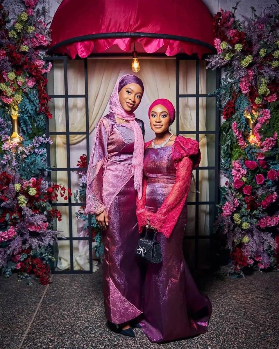 Weddings_Update's tweet photo. fabulous bridesmaids adding sparkle ✨

Photography: @nonso_okoye 

Planner : @lionessandcocopc 
Decor : @theweddingguruu 
Videography: @hawthornmedia01 
Make up :  @glamdeck 

Team : @nonso_okoye @therealawala @nathyphotography_ @anijohnsonphotography

#arewafamily #arewafamily https://t.co/iUFRAQL9rt