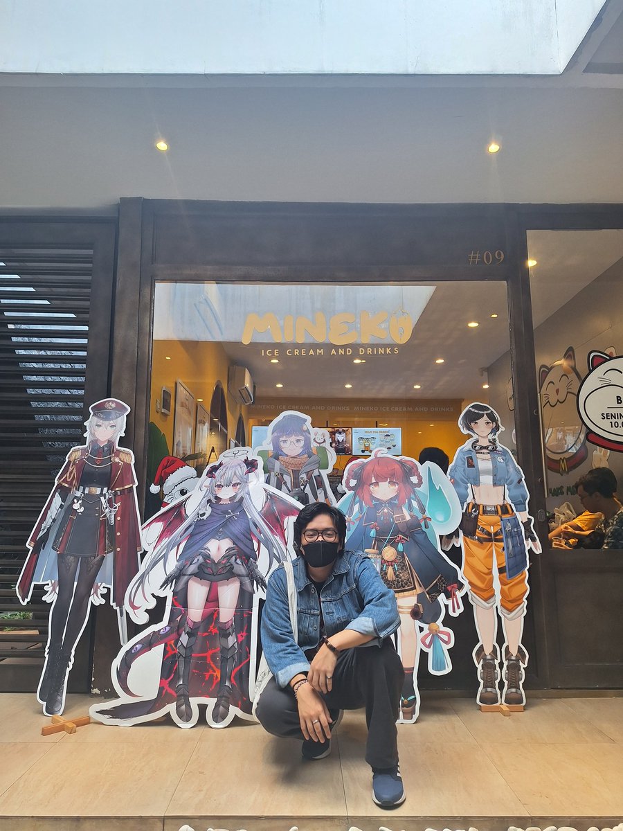 arginavv's tweet photo. berkunjung ke livium x mineko dan makan esgrim enak
*foto terakhir disuruh ππ #mbeb https://t.co/vzIKj5ezqc