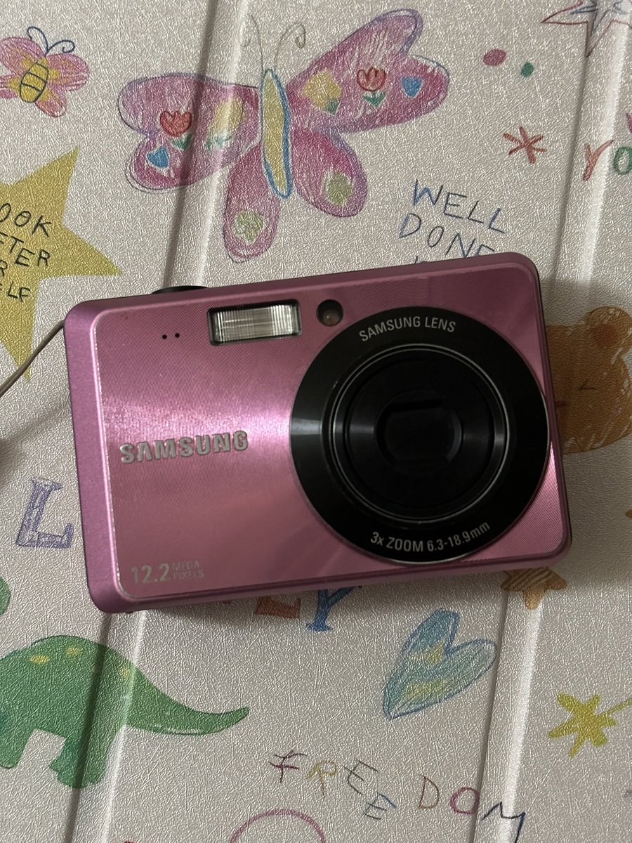 kkangajae's tweet photo. wts lfb ph

samsung digi cam

- ₱2899
- x claim if sensi
- onhand
- can send more condi &amp; sample photos thru dm :)
- check thread for details 

# digicam digital camera pink samsung ES60 https://t.co/svPYrsIjil
