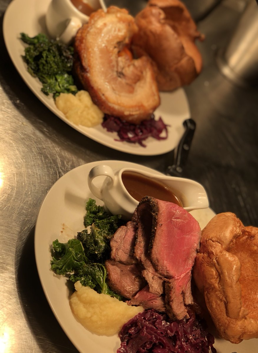 Which is your favourite Sunday Roast? Beef, chicken, porchetta or maybe a vegan Wellington… we have it all!

You just need to book your table, link in bio.

#sundayroast #gastropub #food #drinks #chiswickpark #chiswickpubs