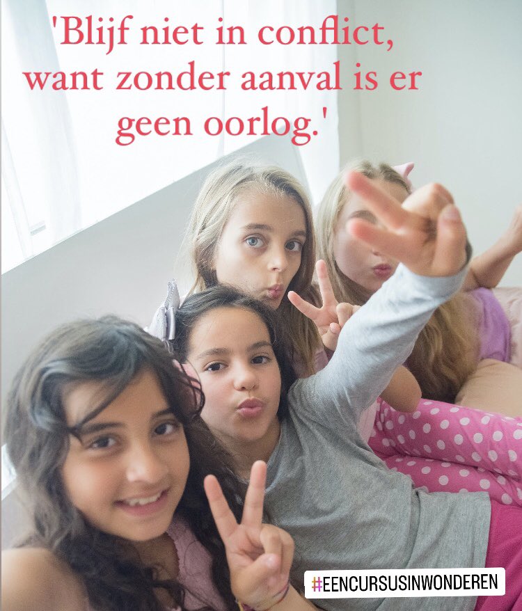 veranderbaar_'s tweet photo. 'Er is op een slagveld geen veiligheid. Je kunt er van bovenaf veilig op neerkijken, zonder erdoor te worden aangetast. Maar er middenin kun je geen veiligheid vinden.'

#EenCursusInWonderen #vrede

https://t.co/n1i2z51mpL https://t.co/NXVW52UqBY