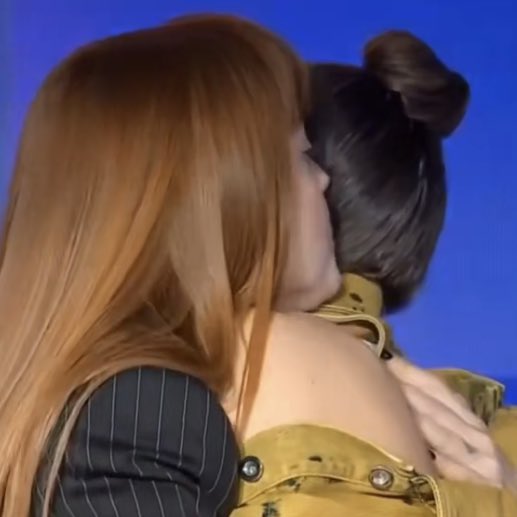 Versacedabere_'s tweet photo. E mentre tutti si scannano sui social per la vittoria, Annalisa, Geolier e Angelina rispondono alle domande in conferenza mostrando un rispetto artistico e umano l’uno verso l’altro immenso.

Per me sta tutto qua. 
#Sanremo2024 https://t.co/h60AgvkXY2