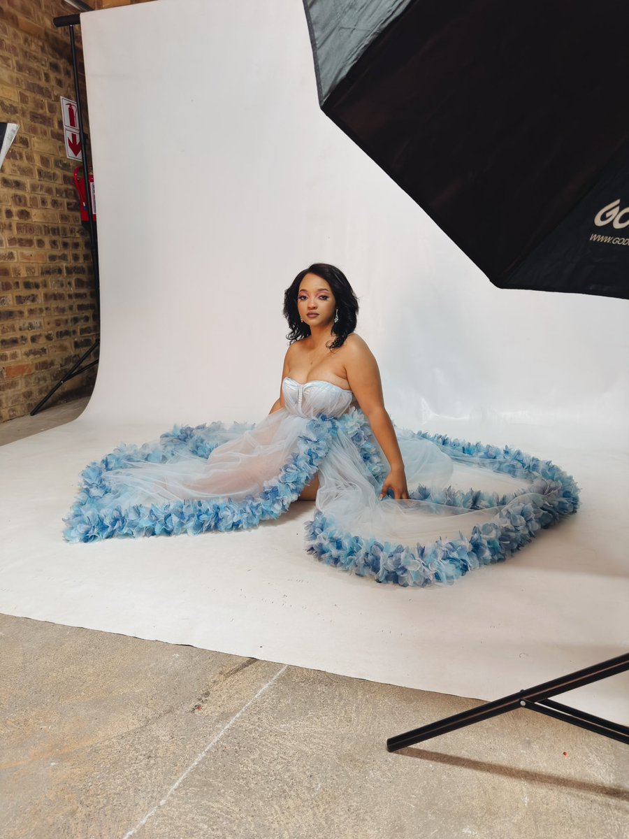 channaarends's tweet photo. Some BTS from my last shoot 📸
#BehindTheScenes https://t.co/IMU4915O2Q