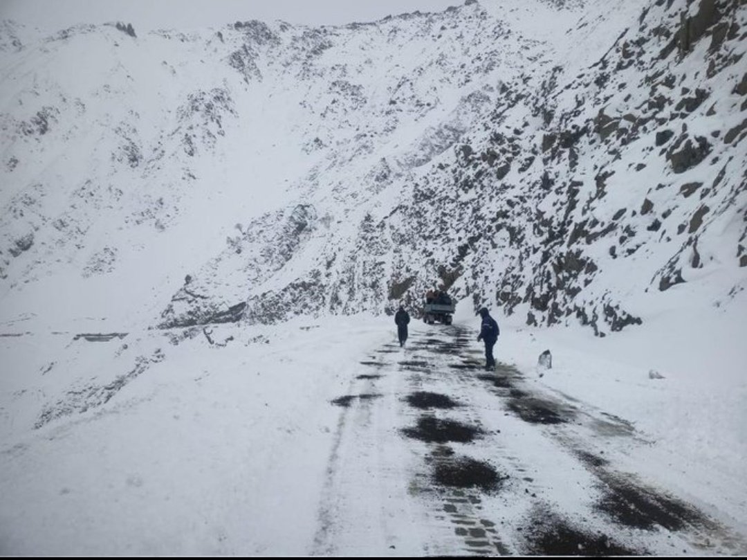 Zojilla to reopen for vehicular traffic with terms
Traffic Police issued advisory fot the Traffic Plan for 12th february 2024  (Monday)
Only one way traffic for all LMVs with Anti skid Chain shall be allowed from Sonamarg towards Minamarg from 10am to 1pm only from TCP Sonamarg