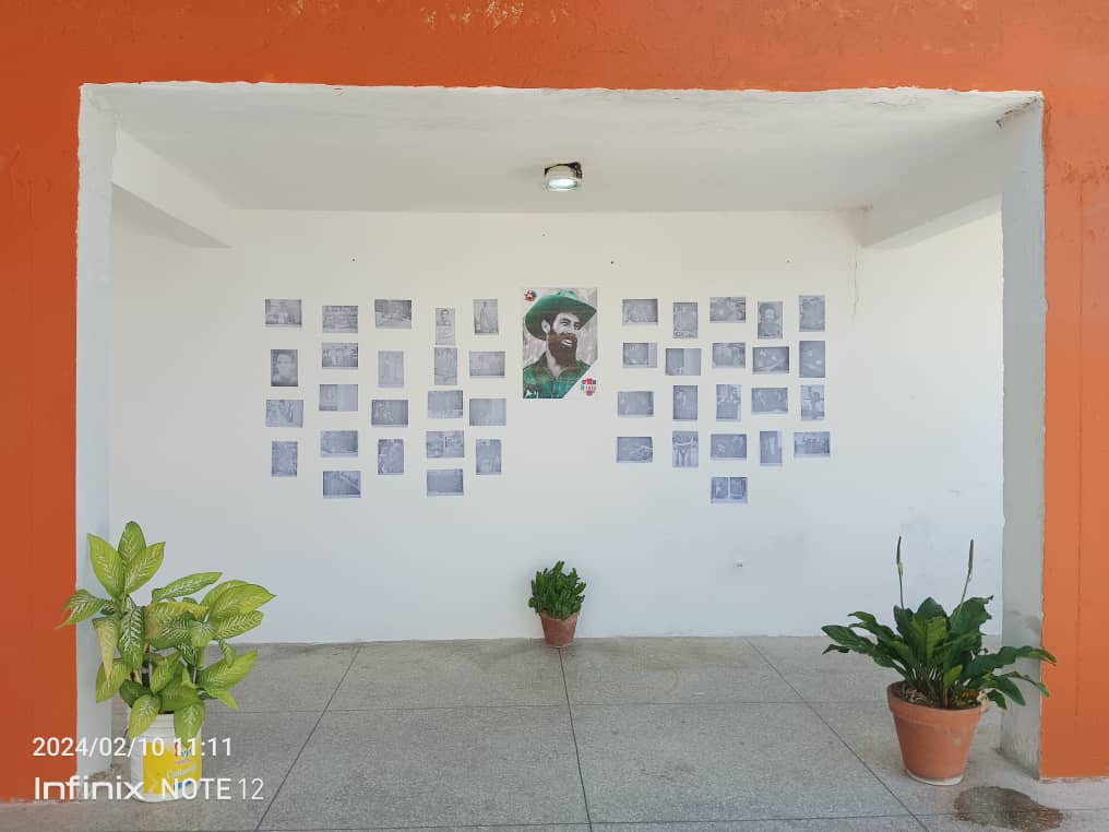 Cátedra de Historia,montaje de exposición fotográfica: “Camilo, Señor de la Vanguardia”. Brigada de la coordinación "Camilo Cienfuegos". Estado Nueva Esparta.#CubaPorLaVida