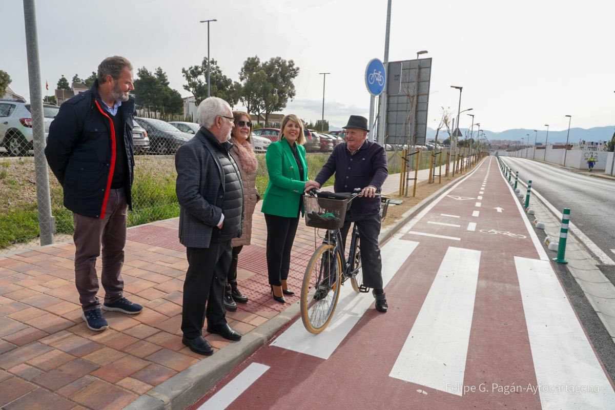 NoeliaArroyoHer's tweet photo. Seguimos desarrollando nuestro Plan de Movilidad CartaGO! para mejorar la conexión dentro del municipio.

Iniciamos tres nuevos proyectos de movilidad por 2 M€, con un aparcamiento disuasorio, más carriles bici y nuevas marquesinas inteligentes.

ℹ️https://t.co/ZgZoBOXkE3 https://t.co/7F7Ekdc0Fi