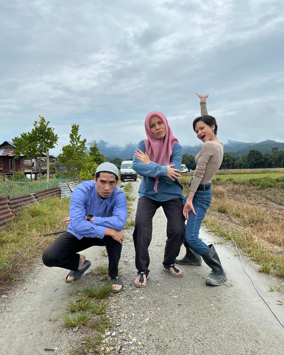 Tengs for watching #LaLunaTheMovie on Netflix gais. Much love from penduduk kampung Bras Basah 💞