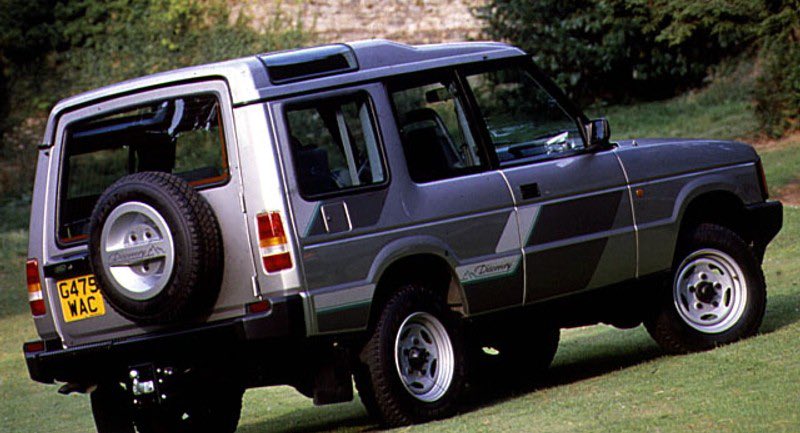 rhyswilliams488's tweet photo. @joncoupland The then quite newly launched Land Rover Discovery 1, with the carbureted 3.5 Rover V8. https://t.co/LvOgj8ooDX