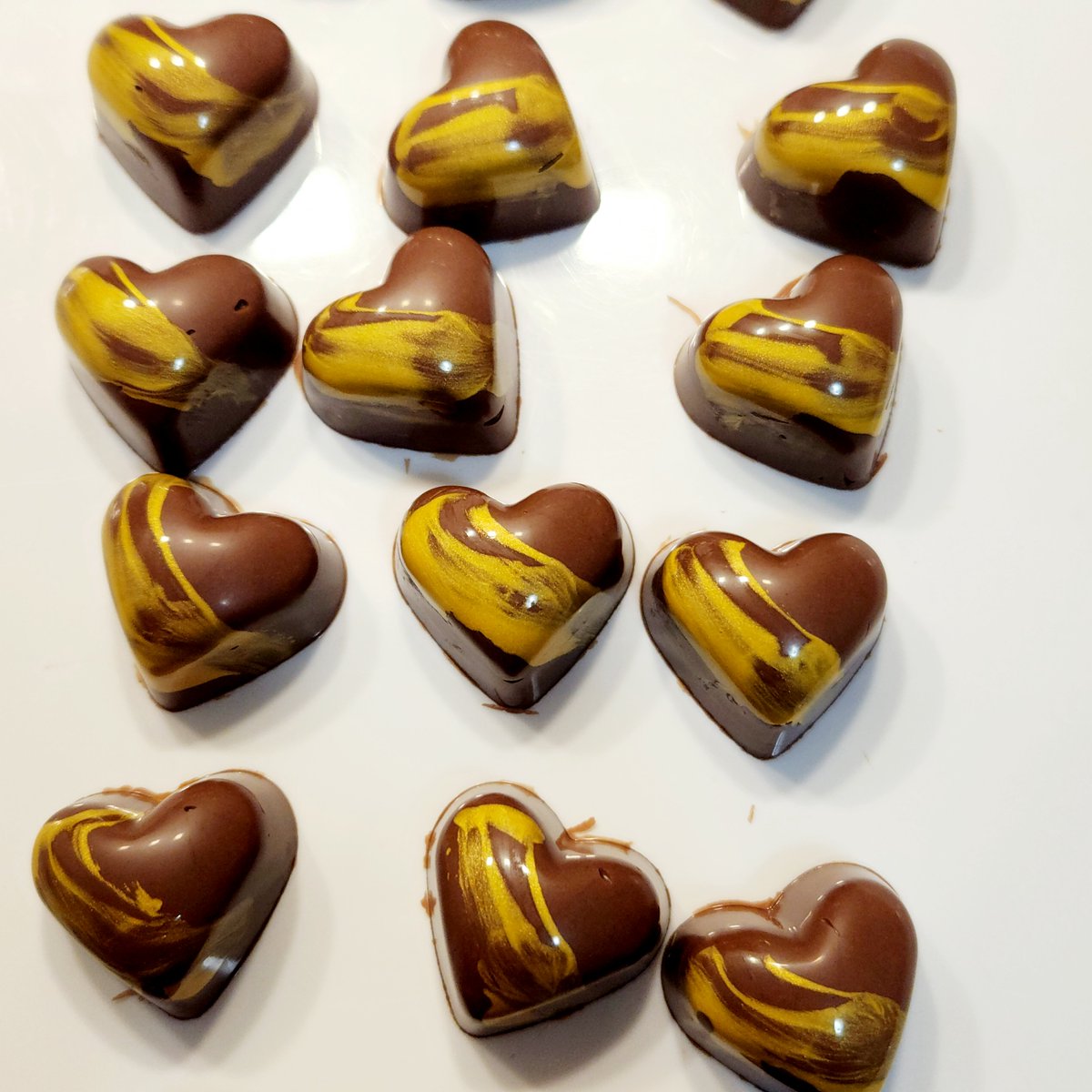 Today on the Blog: Dulce de Leche Espresso Hearts just in time for Valentine's Day! janicetulk.blogspot.com/2024/02/valent… #chocolate #valentinesday #galentinesday #chocolatehearts