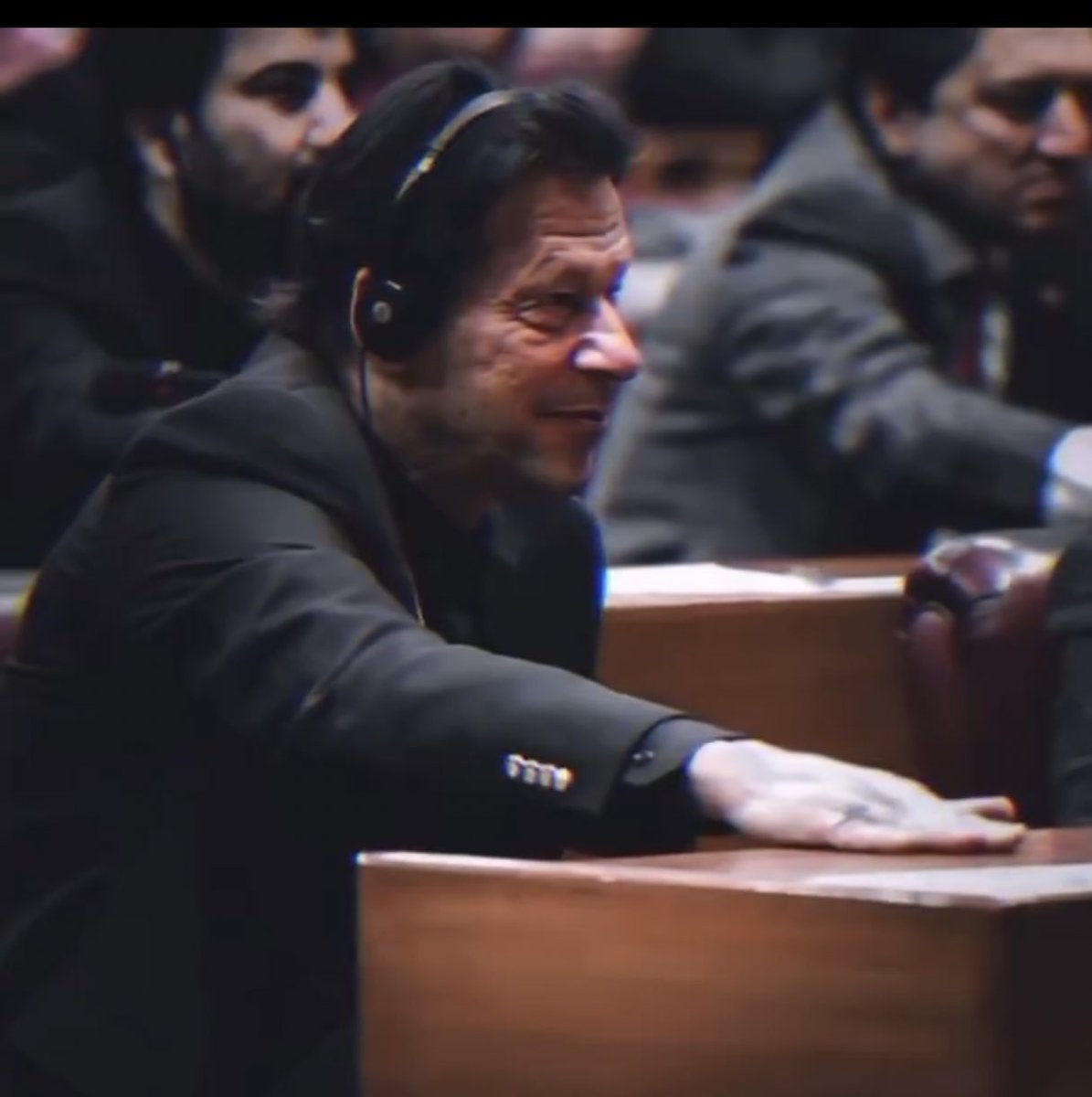 Meenay97's tweet photo. عمران احمد خان نیازی جو پانی کی بوتل ضائع نہیں کرتا 
وہ اپنی جیتی ہوئ سیٹیں کیسے ضائع ہونے دے گا🔥🔥
#Election2024pakistan #ImranKhan #ElectionResult https://t.co/eH3CfTAwIO