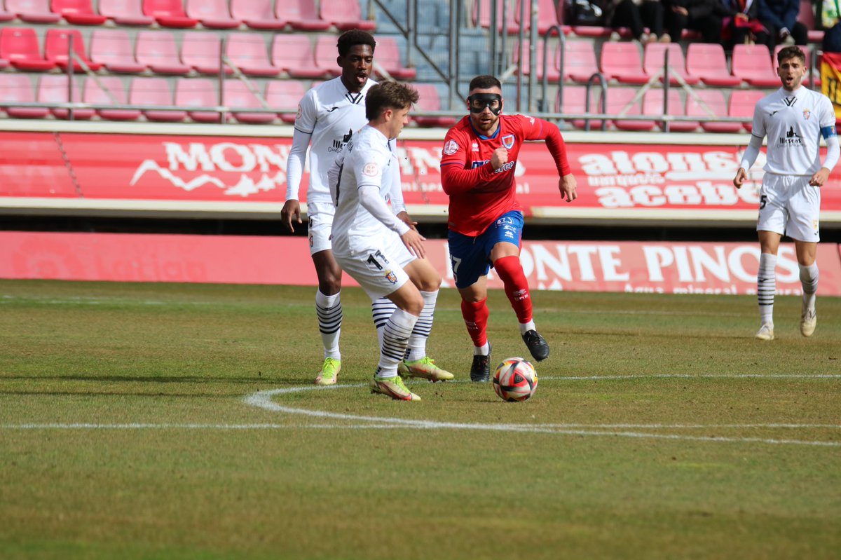CD_Illescas's tweet photo. ¡Descanso! 

CD Numancia 0-3 CD Illescas
⚽️ @JORGECORTAZAR_ ⚽️ @viictormiingo ⚽️ @_danimoreno10 

Gran primera parte del equipo en Los Pajaritos 💪

#VamosIllescas https://t.co/lYg7bxBoZn