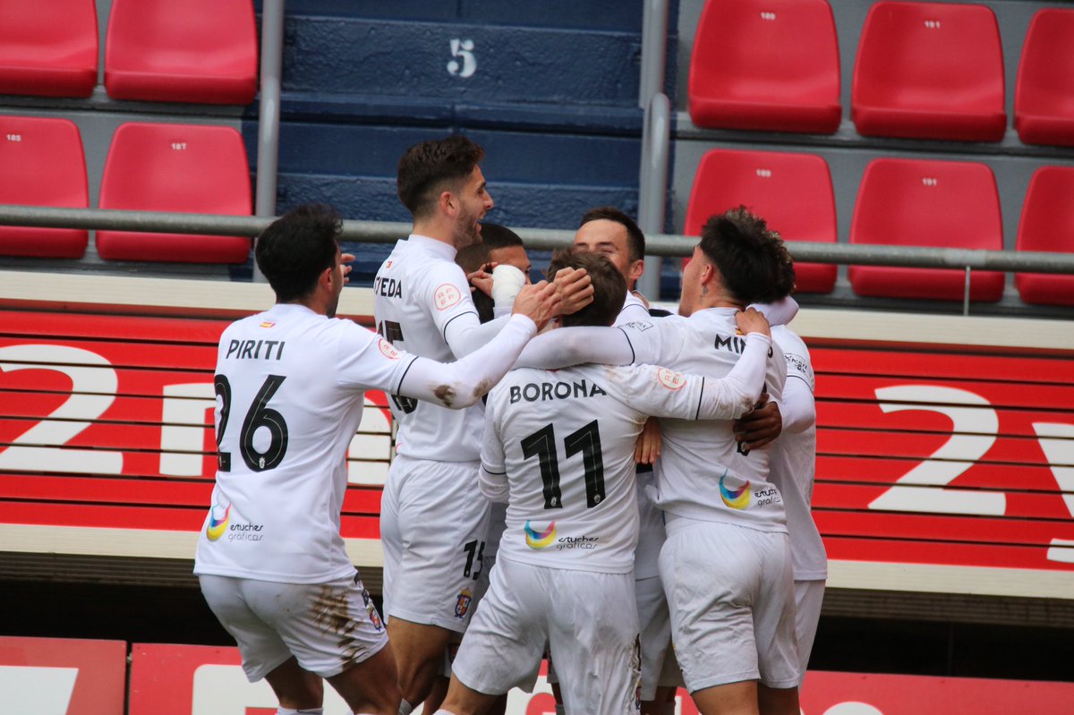 CD_Illescas's tweet photo. ¡Descanso! 

CD Numancia 0-3 CD Illescas
⚽️ @JORGECORTAZAR_ ⚽️ @viictormiingo ⚽️ @_danimoreno10 

Gran primera parte del equipo en Los Pajaritos 💪

#VamosIllescas https://t.co/lYg7bxBoZn