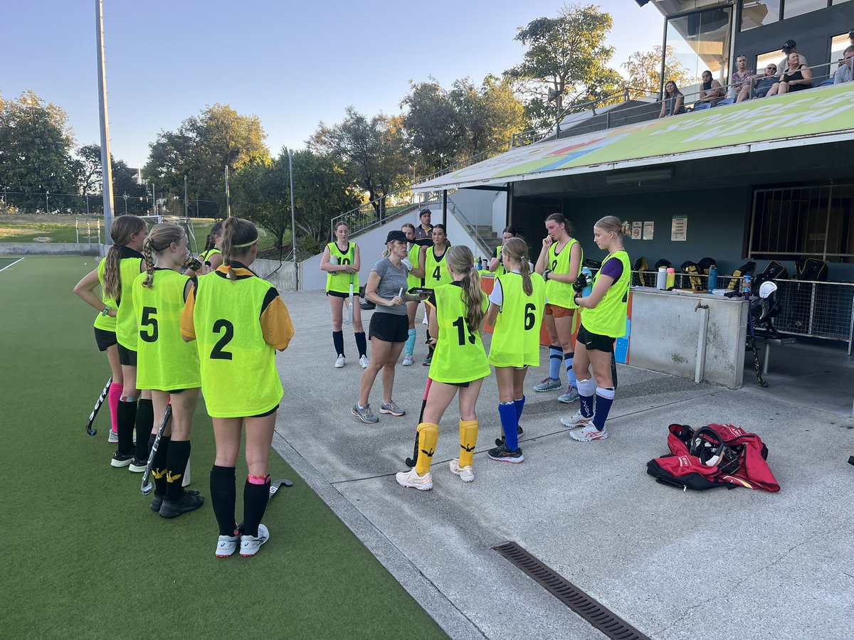 coachtrid's tweet photo. State Under 16 Squads commence training for her a scorching weekend. 
@Hockey_WA https://t.co/5uolnafZIS