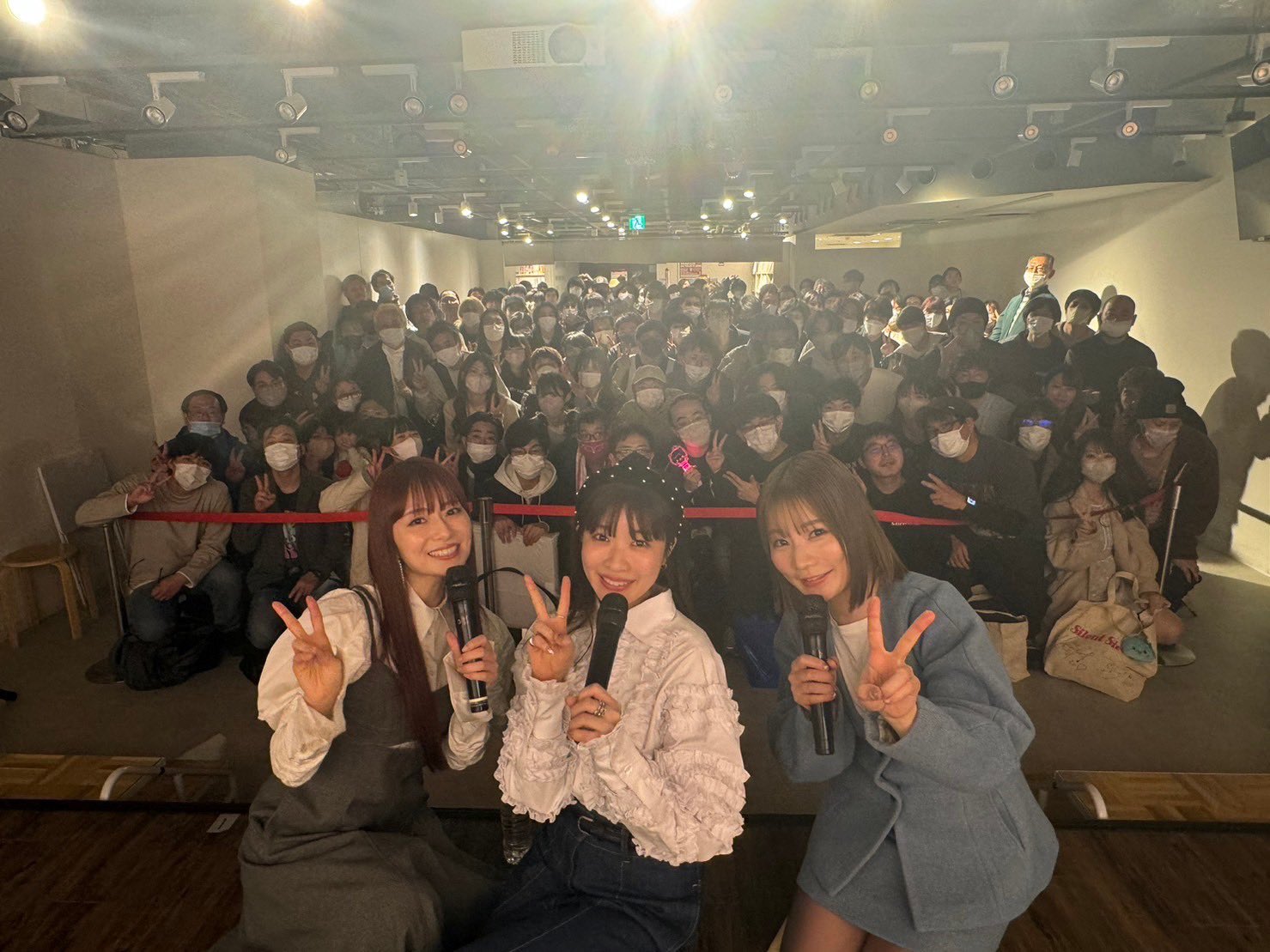 Megaromania  非売品 メンバー全員サイン入りアー写 Ｂ Megaromania 非売品 メンバー全員サイン入りアー写 Bの通販 by