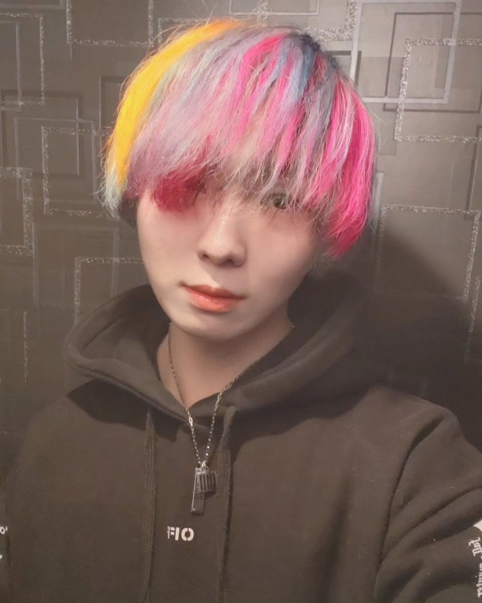 Star_L_eN's tweet photo. 모든 계절을 다 겪어내고 졸업할때..

#한국 #kpop #新大久保 #LeN #ateez #suga #ユンギ #bts好きな人と繋がりたい #enhypen好きな人と繋がりたい #txt好きな人と繋がりたい #ウジ #bts  #韓国人彼氏 #韓国好きな人と繋がりたい #韓国人と繋がりたい #韓国人と友達になりたい #日本人と友達になりたい https://t.co/ajIZBLqSWn