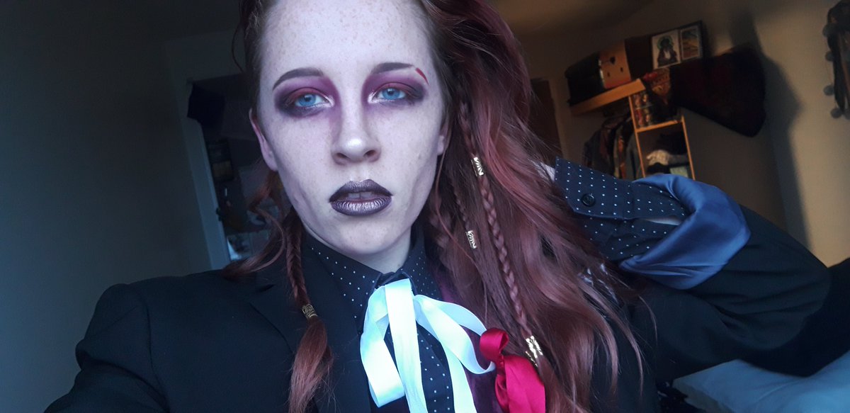 art_vessels's tweet image. Way back in 2020 I did a casual closet cosplay of Kravitz, and then got way too shy to post them. I kind of like the pictures though, so I figured its finally time to share them!

#TAZ #TAZBalance #Kravitz