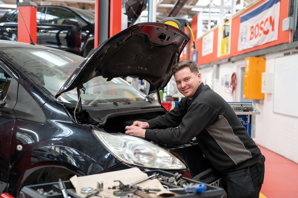 Coleg Gwent tweet media