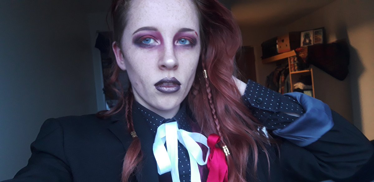 art_vessels's tweet image. Way back in 2020 I did a casual closet cosplay of Kravitz, and then got way too shy to post them. I kind of like the pictures though, so I figured its finally time to share them!

#TAZ #TAZBalance #Kravitz