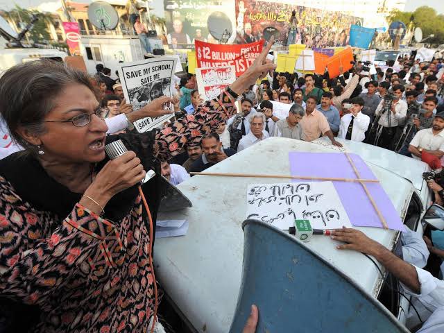 AsadAToor's tweet photo. What a lady, miss you ma’am @Asma_Jahangir 😔 https://t.co/55RKvziVMO