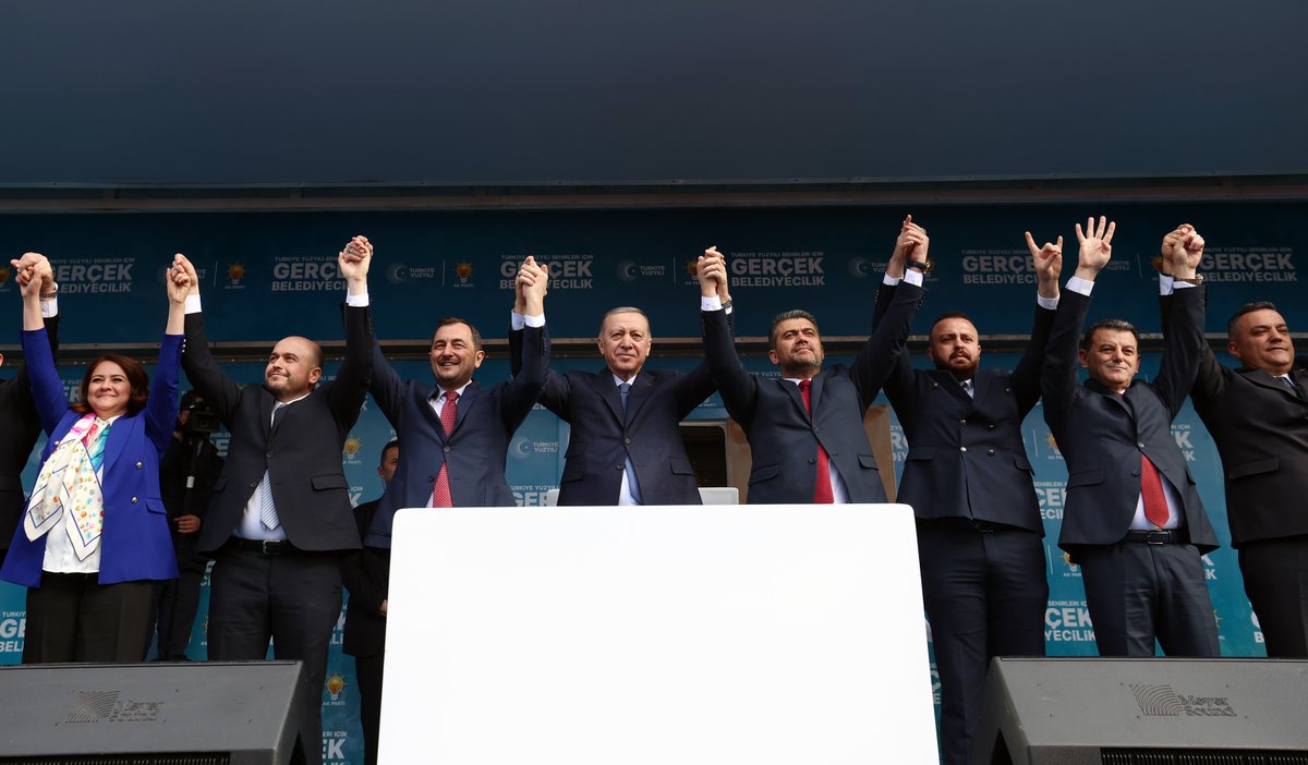 Genel Başkanımız ve Cumhurbaşkanımız Recep Tayyip Erdoğan, Tekirdağ Valiliği önündeki Hükümet Caddesi'nde düzenlenen mitingimize katıldı.