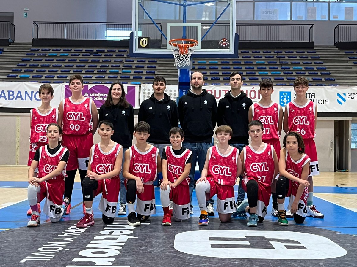VillaresBalonc's tweet photo. Nuestro jugador Álvaro Sánchez ha sido convocado una vez más por la @FBCyL para el Torneo de Marín. 

La selección ha quedado en 3º lugar.

📸 @FGB_Baloncesto 

#crecerJUNTOScrecerFUERTES https://t.co/3607tEkVQq