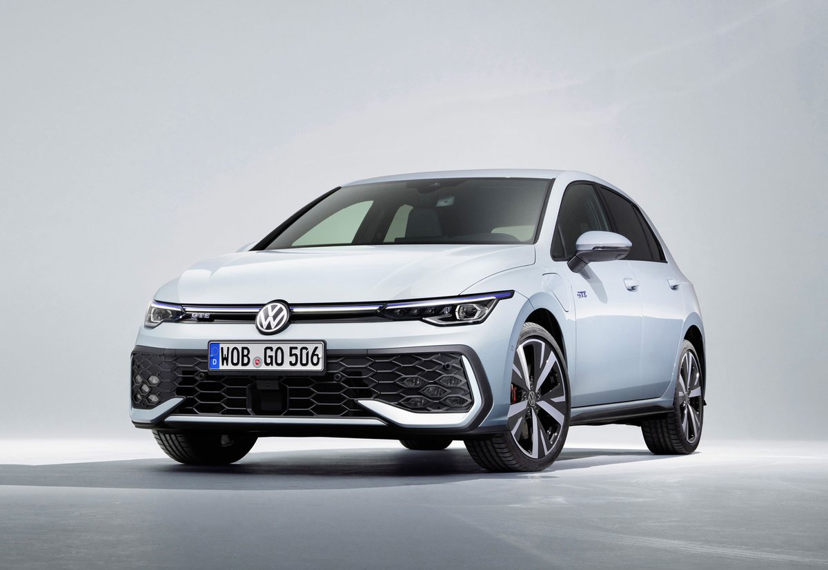 HandbookCS's tweet image. Golf compie 50 anni e si rinnova con un modello imperdibile #Golf #volkswagen

handbookmagazine.com/golf-compie-50…