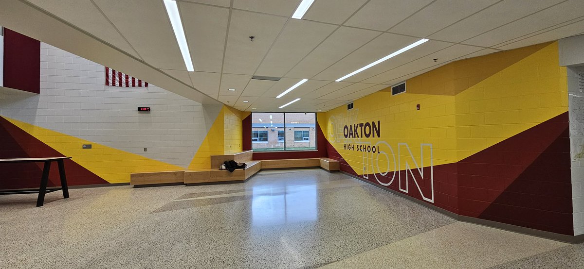 Capital_Murals's tweet photo. @OaktonHS is getting some color! https://t.co/OXkFcWml1f