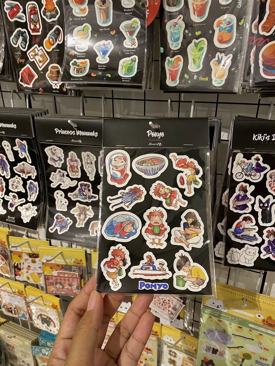 yearendsale_'s tweet photo. yang suka jajan printilan lucuk, ini surga banget sih. bakalan betah dan pastinya kalap 😭

apalagi banyak karakter GHIBLI dan Kpop. sticker, postcard, keychan, griptok, pouch, aneka stationery dan masih banyak printilan lain.
[OFFLINE AND ONLINE STORE] https://t.co/MXgAsY1OlR