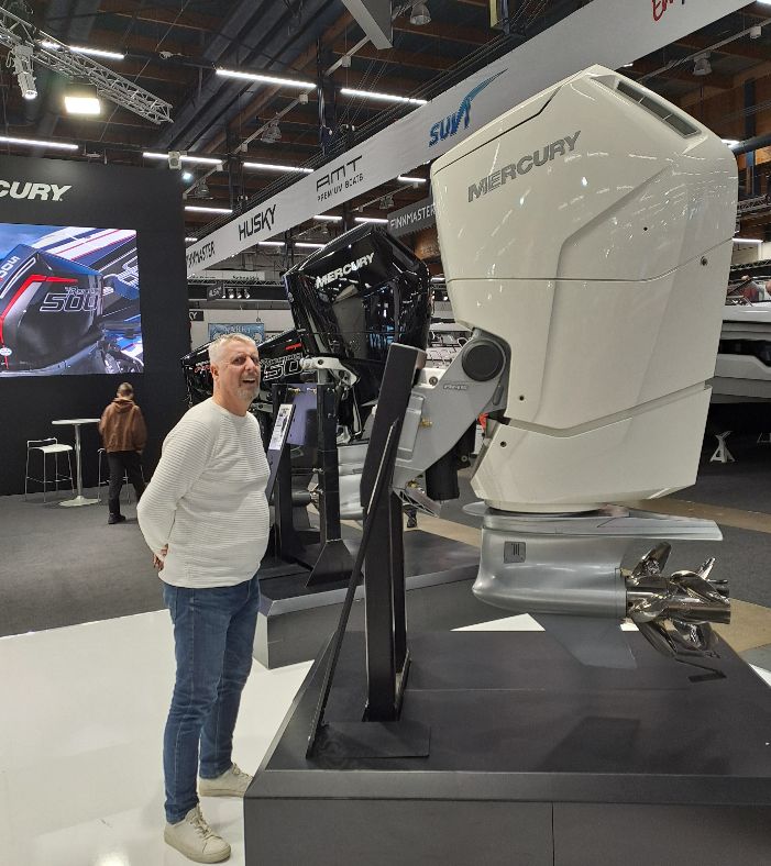 Toisinaan septikommodori poistuu ioneen äärestä ja liikkuu kaupungissa kuin kuka tahansa meistä. #venemessut #veneily #vanhaviidakonsanonta